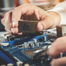 The top 5 reasons to pursue a degree in electrical and electronics engineering and their future.